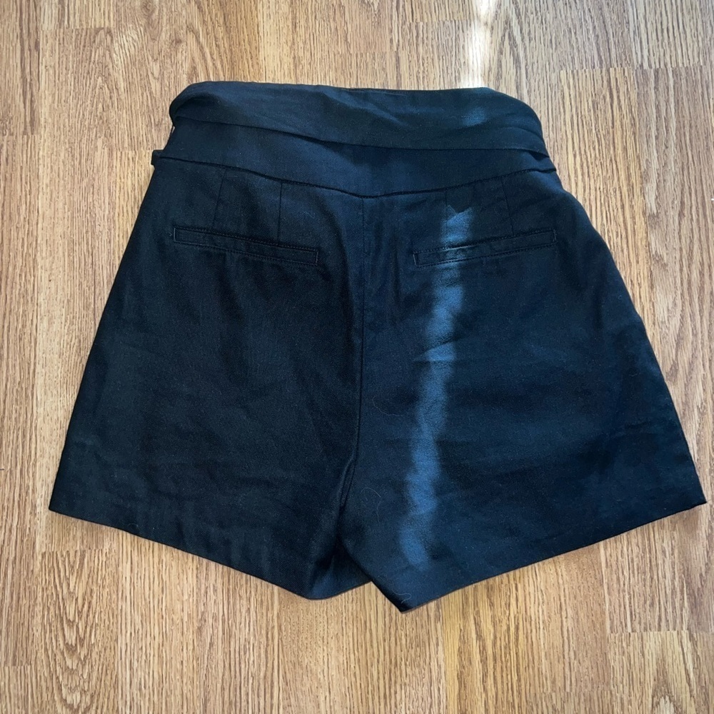Express Shorts - Picture 6 of 6